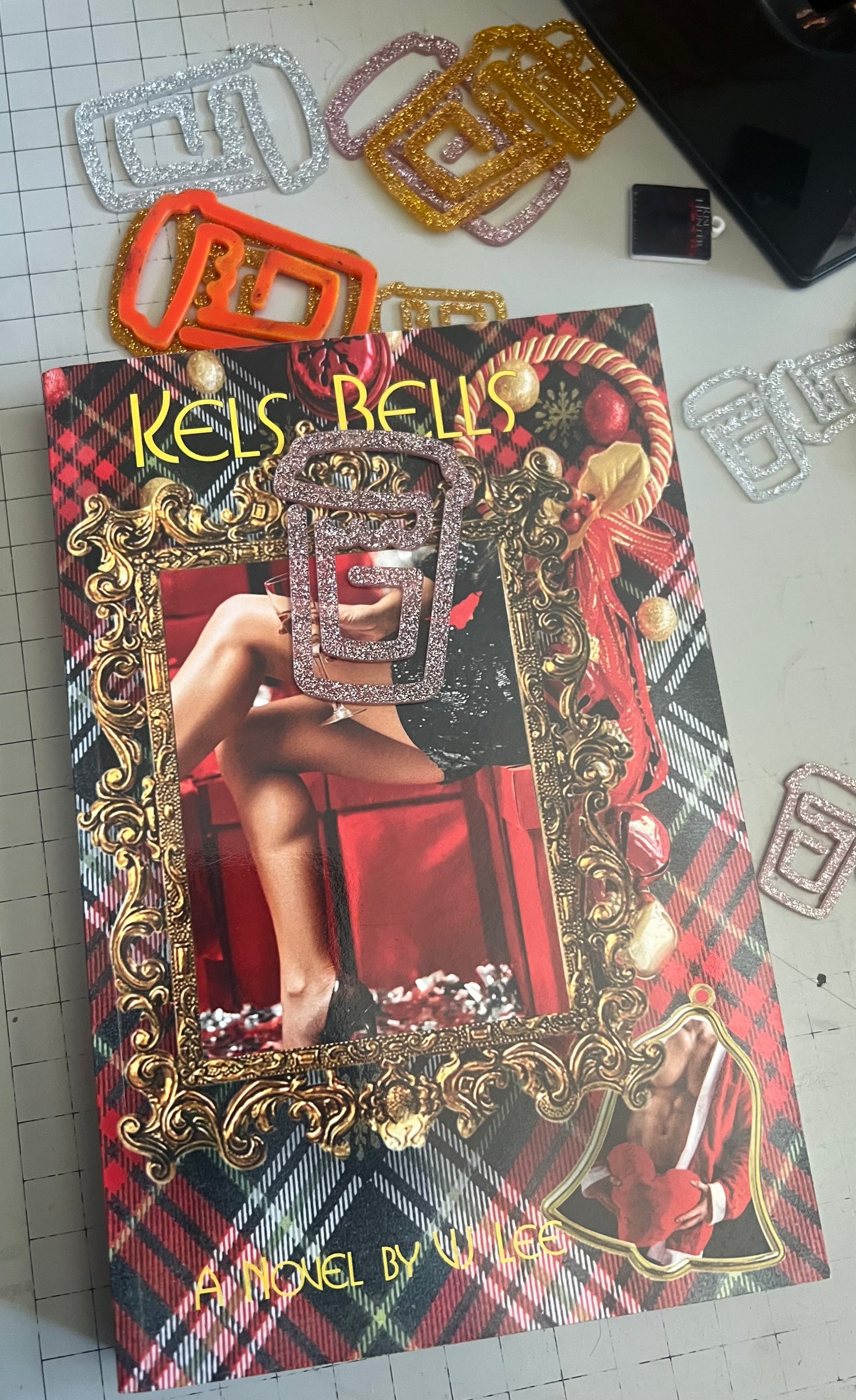 Acrylic coffee cup paper clip bookmark